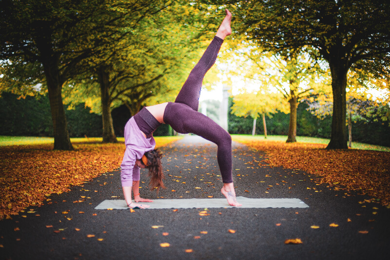 center upside down yoga pose