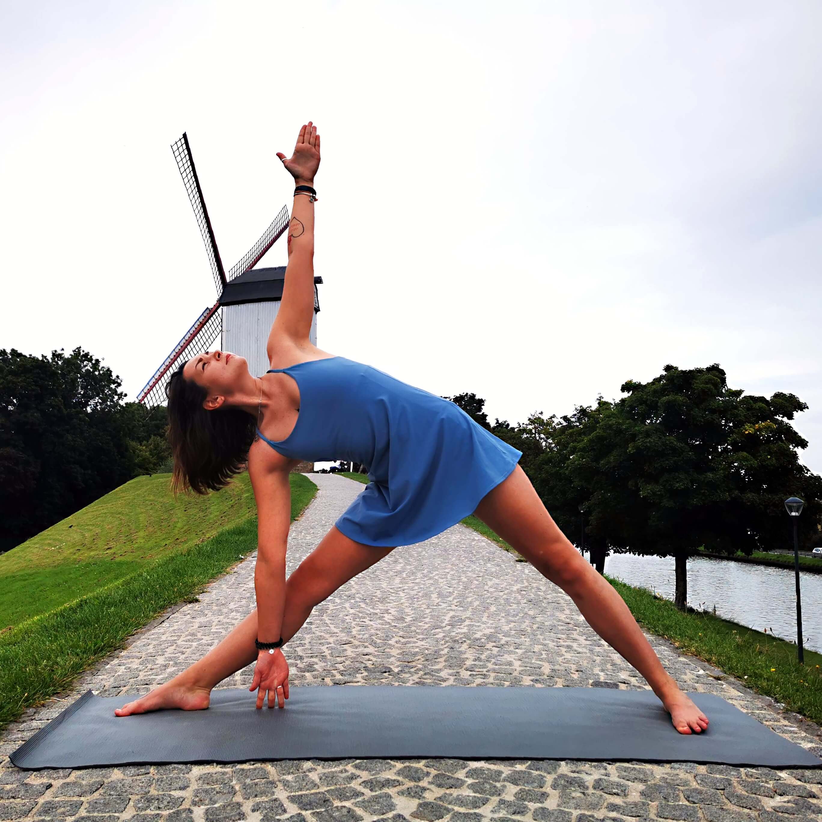 triangle yoga pose